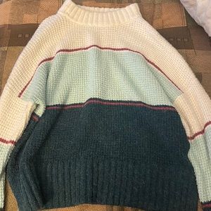 So blue and white sweater size M